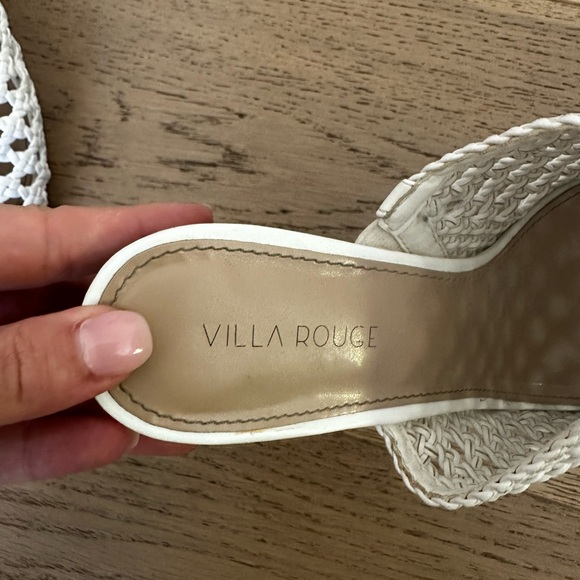 White heeled sandals with laser cut out design - Picture 3 of 5